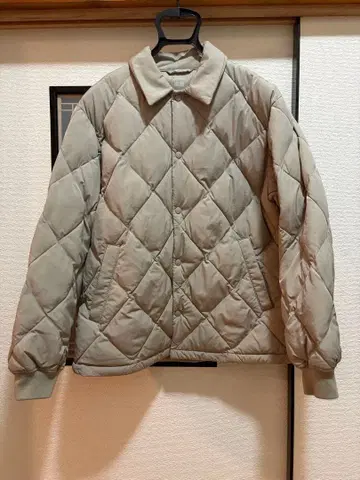 유니클로 퍼프테크 퀼팅 자켓 새상품급 L 베이지 계열