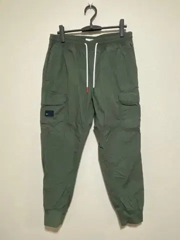 TOMMY JEANS 올리브 카고 조거 팬츠 L/G