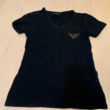 아르마니 T셔츠