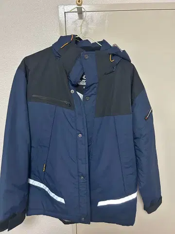 바틀 네이비 후드 부착 방한 자켓