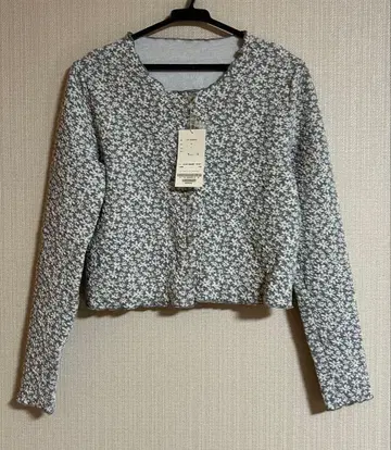 꽃무늬 부풀림 자카드 컷 가디건