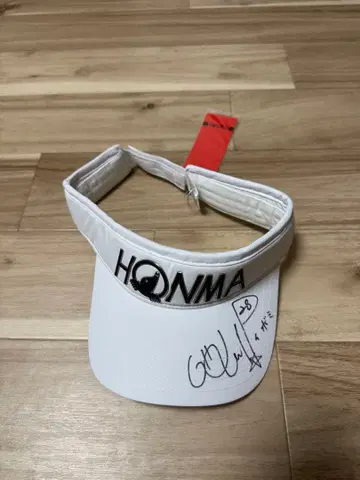 미사용 새상품 HONMA 혼마 이보미 사인 포함 바이저 화이트