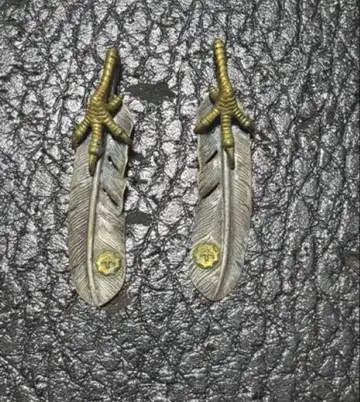 페더 목걸이 금손톱