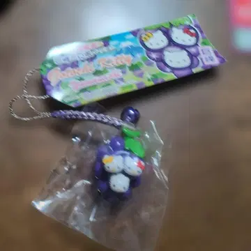 헬로키티 미미 야마나시 한정판 거봉 삼형제 버전 족자