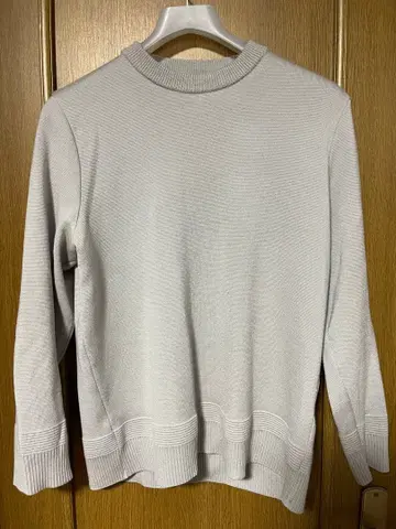 WRAPINKNOT 라이트 그레이 크루넥 니트 사이즈 4