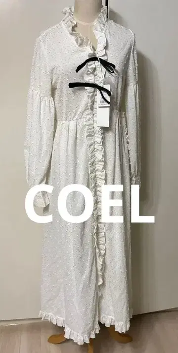 택 포함 새상품 COEL 스터드풍 도트 프릴 원피스 정가 37400엔