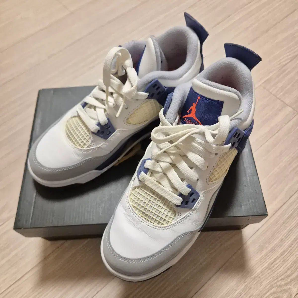 knicks air jordan 4