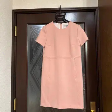 핑크 반팔 무릎 기장 원피스 M-PREMIER