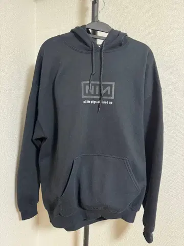 Nine Inch Nails 후드티 아야노 고 착용 이부키 이