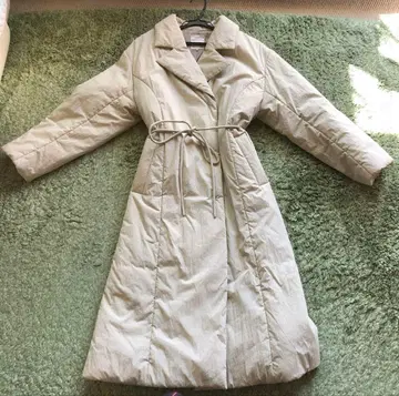 L'armoire de luxe 라르무아르 드 럭스 월드 충전솜 롱 코트