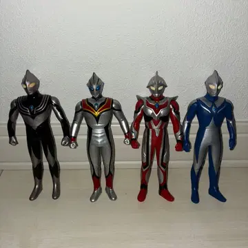 울트라맨 소프트 비닐 4체 세트