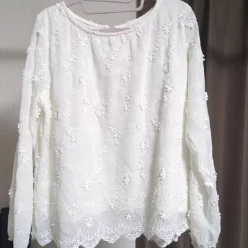 자수 장식 긴팔 블라우스