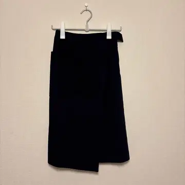 ia TOTALITE 무릎 기장 포켓 부착 심플 스커트