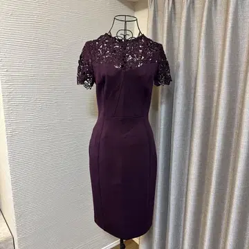 Calvin Klein 레이스 절개 퍼플 타이트 원피스