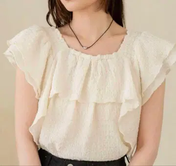 hinari 셔링 프릴 블라우스 아이보리
