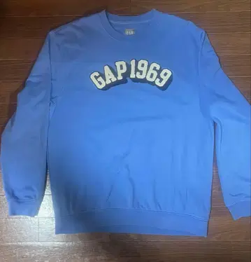 GAP 1969 아치 로고 맨투맨 셔츠