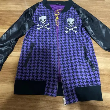 보라색과 블랙 스컬 자수 자켓
