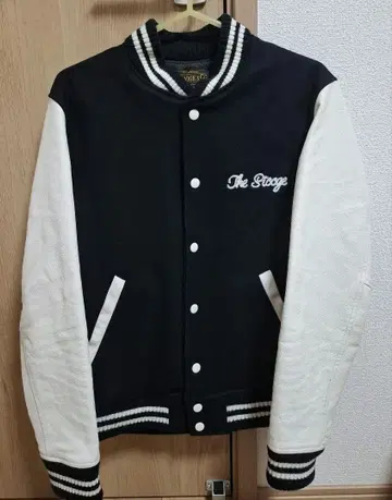 Stooges & Co. 바시티 자켓 블랙 화이트 AZURE