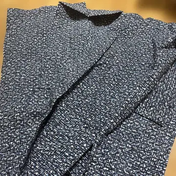 남성용 네이비 컬러와 화이트의 직조 무늬 유카타