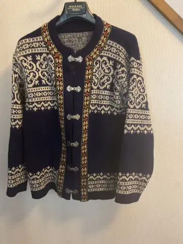 노르딕 무늬 네이비 긴팔 가디건