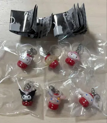 산리오 캐릭터즈 딸기 메지루시 액세서리 컴플리트