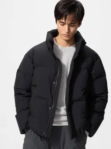 UNIQLO 심리스 다운 자켓 블랙 XXL 최신 모델