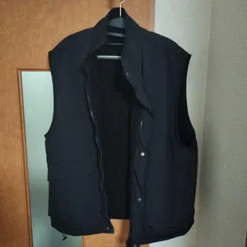 블랙 다운 베스트 플리스 안쪽 리버서블