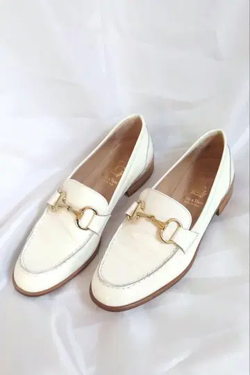 루카그로시 화이트 비트 로퍼 23.5cm 24cm 37 사이즈