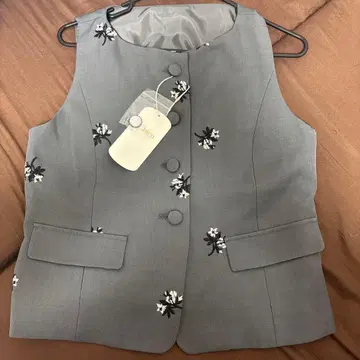 chico 플라워 자수 베스트 그레이 택 포함 새상품 F