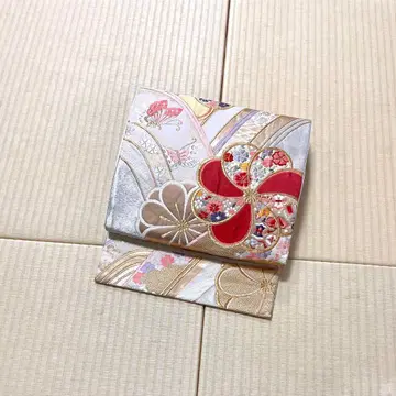 화려한 후쿠로 오비 금은사 당직