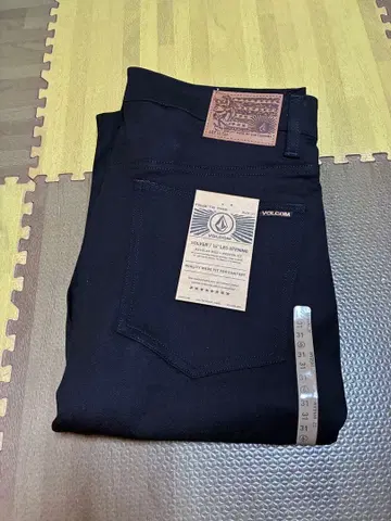[ 새상품 ] 볼컴 VOLCOM 솔버 모던 핏 청바지 블랙 W31