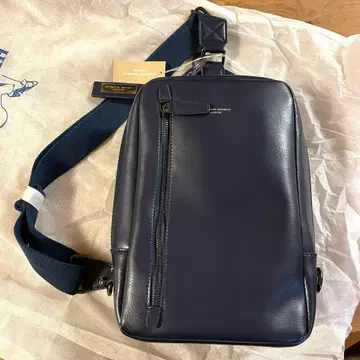 캐서린 햄넷 남성용 숄더백 바디백 네이비 새상품 천연 가죽