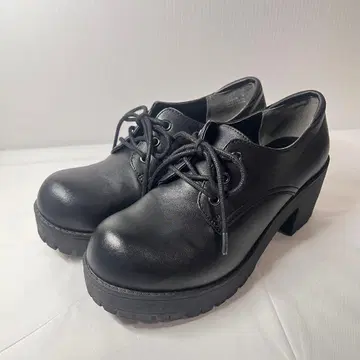 [ 새상품급 ] NUOVO 통굽 로퍼 숏부츠 레이스업 블랙