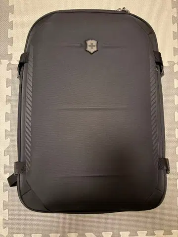 Victorinox 블랙 백팩