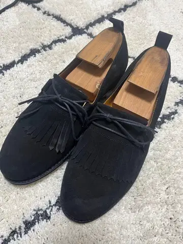 스웨이드 로퍼 Jalan Sriwijaya