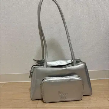 [새상품급] 로리즈팜 실버 숄더백