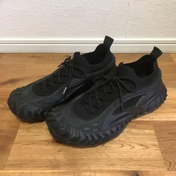 ZARA 텍스처 밑창 스니커즈