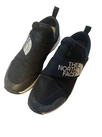 THE NORTH FACE 블랙 스니커즈