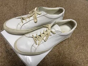 커먼프로젝트 화이트 스니커즈