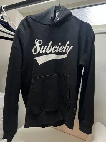 subciety 후드 부착 후드티