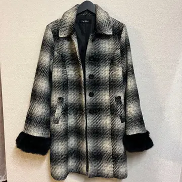 La Torre 롱 코트 블랙 화이트 체크 퍼 토끼