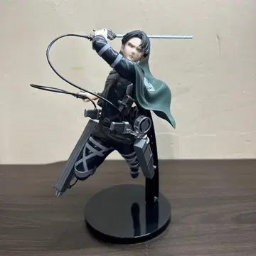 리바이 아커만 피규어