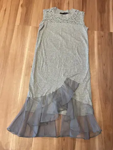 레이스 절개 슬리브리스 원피스 그레이 튤 프릴 어른스러운 세련된 롱