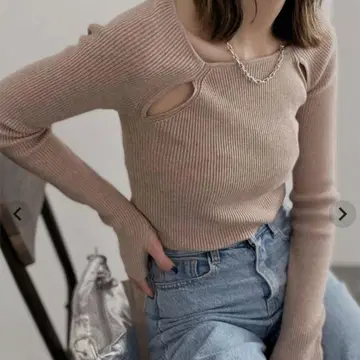 Reurie' 슬릿 숄더 니트 핑크 프리 사이즈