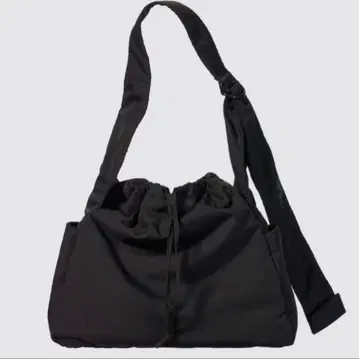 유니클로C 소프트 퍼프 숄더백