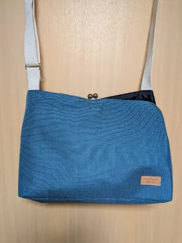 AYANOKOJI 가마구치 원 숄더백 [ Sarei MONTANA ]