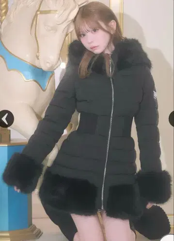 미셸 마카롱 잘록한 허리 인조 모피 다운 코트 XS 사이즈