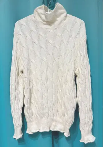 터틀넥 올도스 캐시미어 니트 케이블 프릴 롤 헤임 화이트