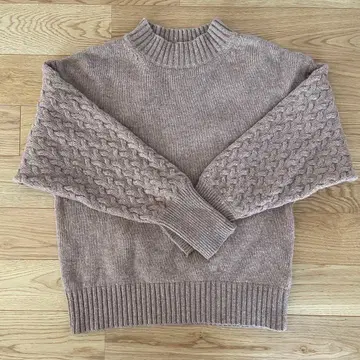 어반 리서치 ROSSO 소매 케이블 니트