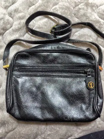 [ 중고 ] 골드 파일 블랙 가죽 숄더백